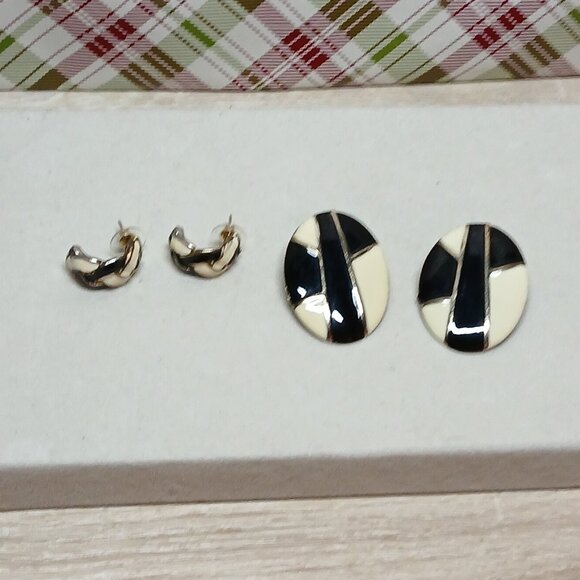 Two Pair of Vintage Fashion Costume Jewelry Metal Black & White Earrings #76W - Picture 5 of 9